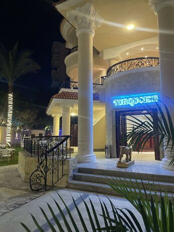 Imagen general del Turquoise Pyramids Palace, Sheikh Zayed City. Foto 5