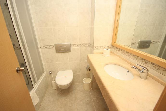 Imagen de la habitación del Turunc Beach Resort. Foto 6