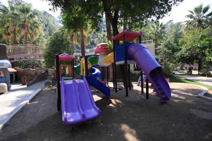 Imagen de los exteriores del Turunc Beach Resort. Foto 8