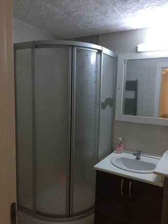 Imagen de la habitación del Tuyap Apartments. Foto 2
