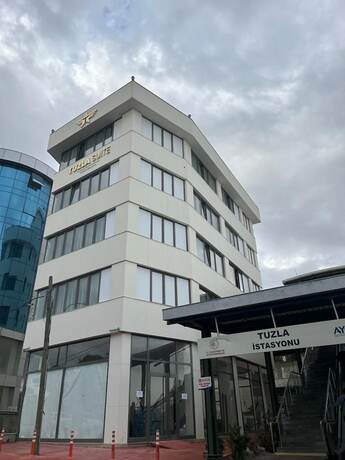 Imagen general del Tuzla Grand. Foto 1