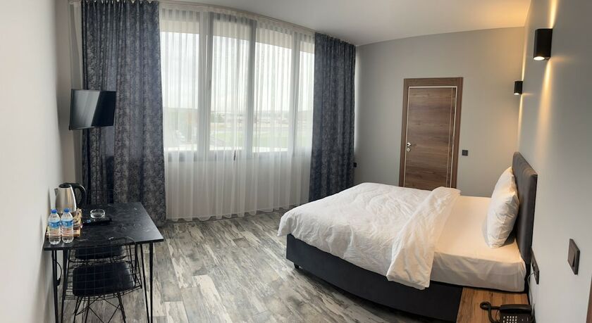 Imagen de la habitación del Tuzla Grand. Foto 6
