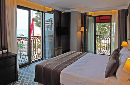 Imagen de la habitación del Tuzla Town Hotel. Foto 4