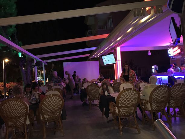 Imagen del bar/restaurante del Twenty One Hotel. Foto 3