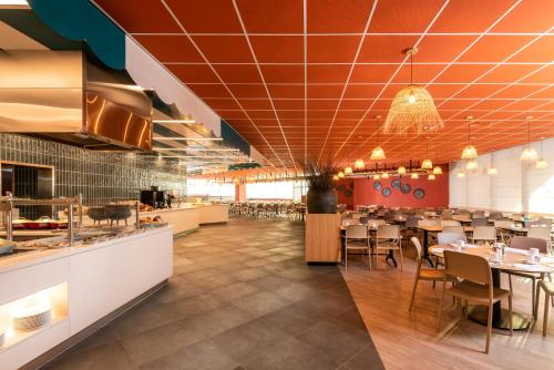 Imagen del bar/restaurante del U Splash Resort Eilat. Foto 5