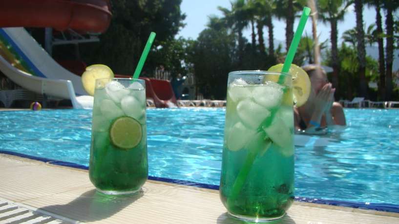 Imagen de la piscina del UK Hotels Kiriş. Foto 9