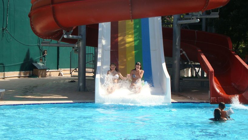Imagen de la piscina del UK Hotels Kiriş. Foto 11