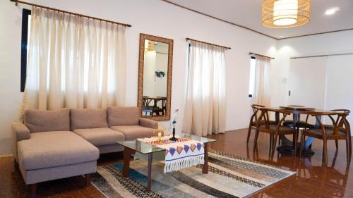 Imagen general del UNWND BOUTIQUE HOTEL CALATAGAN. Foto 10