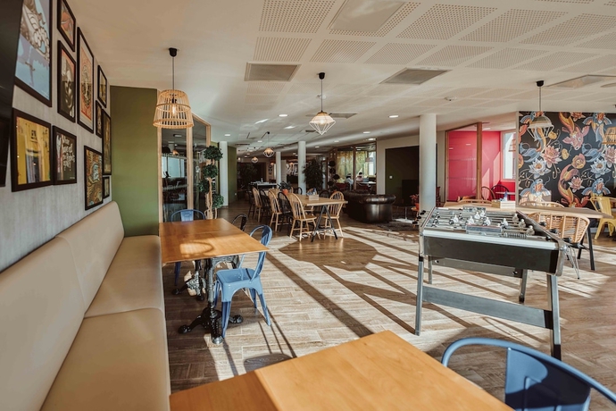 Imagen de los interiores del UXCO Kabane Montpellier. Foto 17