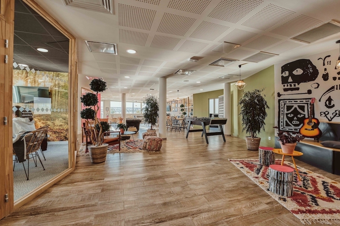 Imagen de los interiores del UXCO Kabane Montpellier. Foto 18