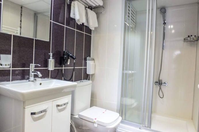 Imagen de la habitación del Udi Hotel. Foto 2