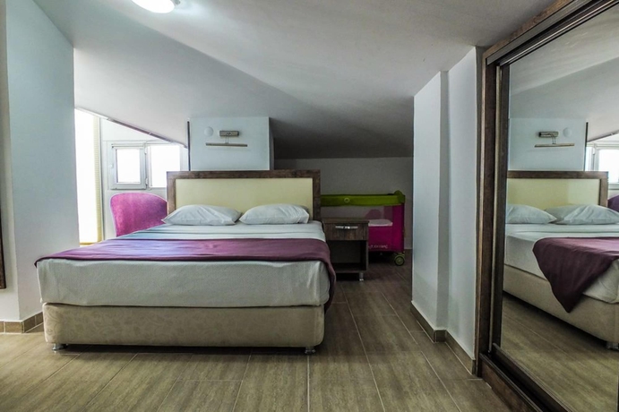 Imagen de la habitación del Udi Hotel. Foto 6