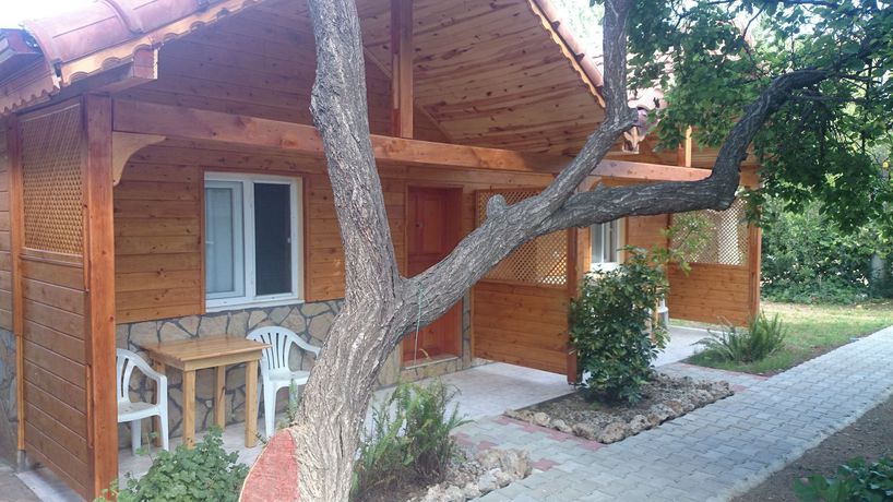 Imagen de los exteriores del Ugur Pansiyon &Ccedil;irali. Foto 10