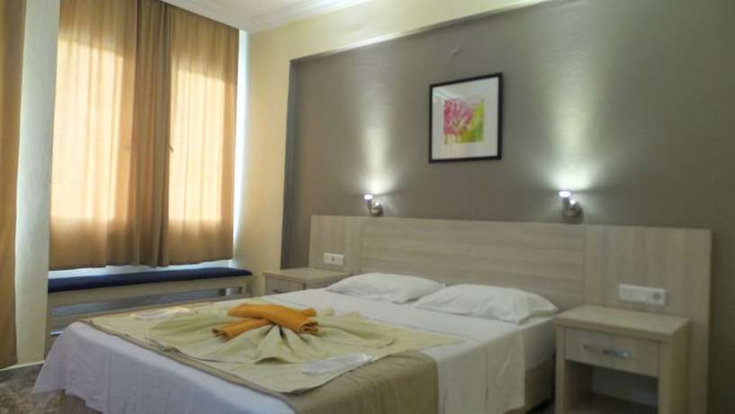 Imagen de la habitación del Unlu Hotel, &Ouml;l&uuml;deniz. Foto 10