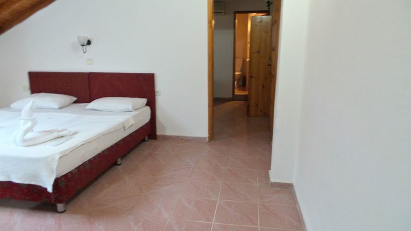 Imagen de la habitación del Unlu Hotel, &Ouml;l&uuml;deniz. Foto 15