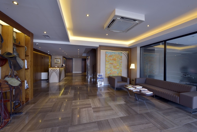 Imagen de los interiores del Upsuites Hotel. Foto 6