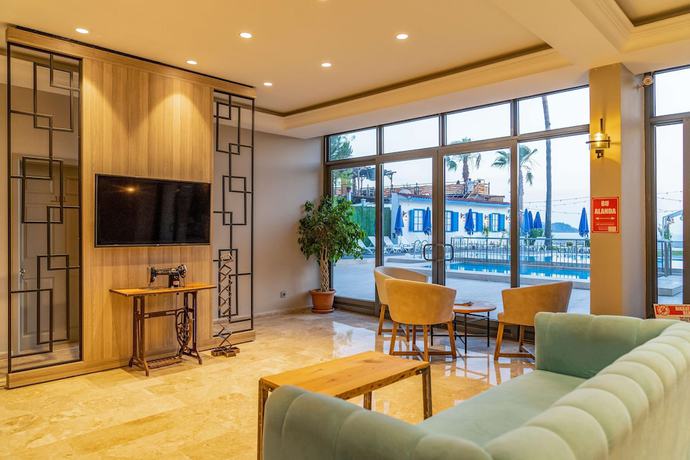 Imagen de los interiores del Uras Beach Hotel. Foto 17