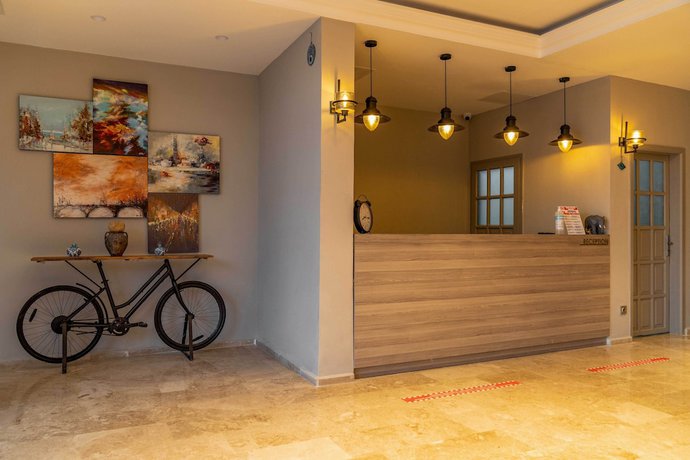 Imagen de los interiores del Uras Beach Hotel. Foto 18