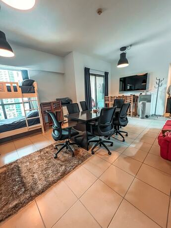 Imagen general del Urban Panda Hostel JBR Dubai. Foto 10