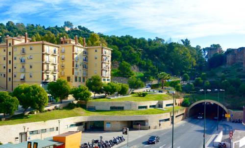 Imagen de los exteriores del Urbanliving Alcazabilla. Foto 9