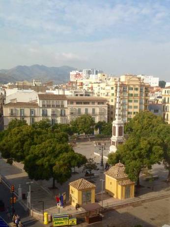 Imagen de los exteriores del Urbanliving Alcazabilla. Foto 11