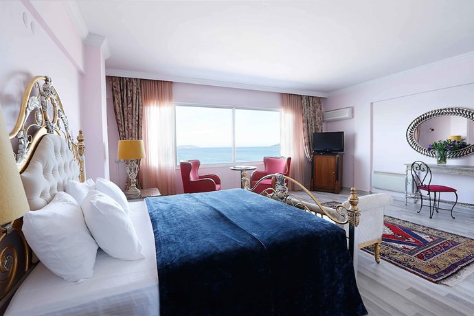Imagen de la habitación del Urla Pera Hotel. Foto 10