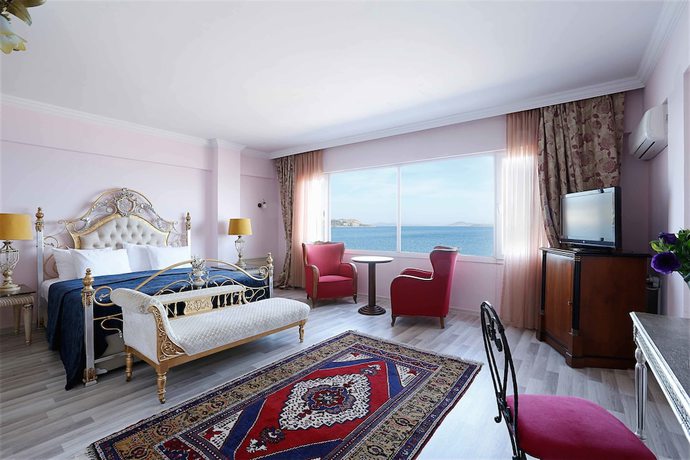 Imagen de la habitación del Urla Pera Hotel. Foto 11