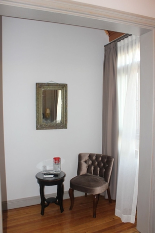 Imagen de los interiores del Urla Tarihi Han Otel. Foto 19