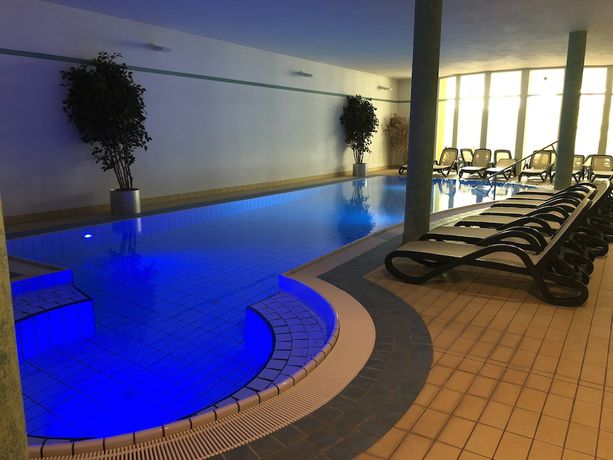 Imagen de la piscina del Urlaubshotel Binder. Foto 19