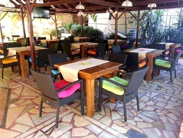 Imagen del bar/restaurante del Ustun Apart Pansiyon. Foto 6
