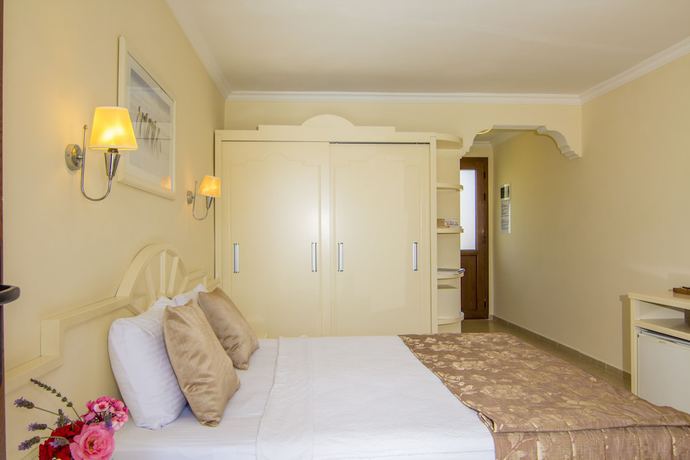 Imagen de la habitación del &Uuml;nsal Hotel. Foto 5