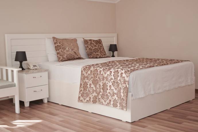Imagen de la habitación del &Uuml;nsal Hotel. Foto 10