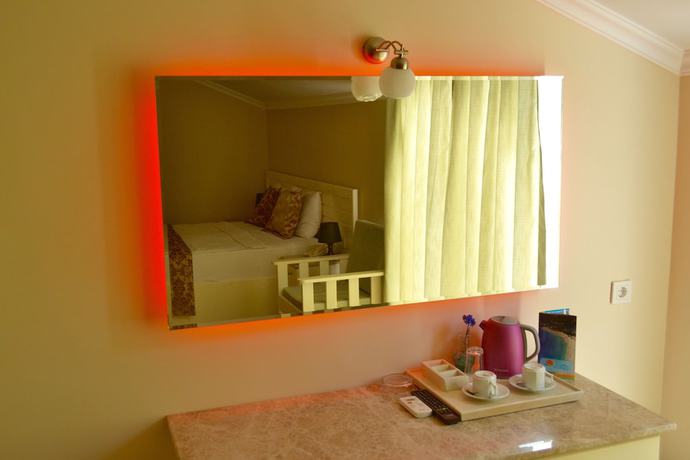 Imagen de la habitación del &Uuml;nsal Hotel. Foto 13