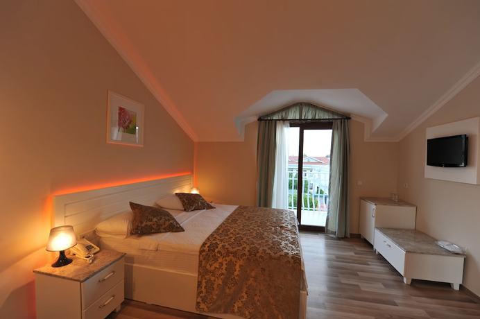 Imagen de la habitación del &Uuml;nsal Hotel. Foto 16