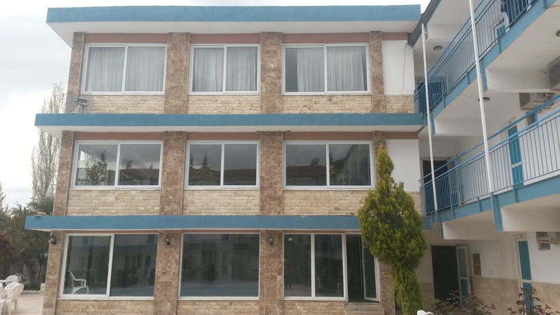 Imagen de los exteriores del Uyum Hotel. Foto 17