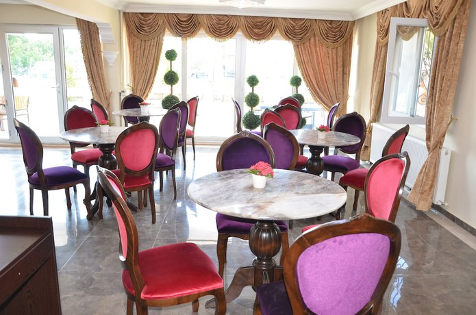Imagen de los interiores del Uzunhan Hotel. Foto 15