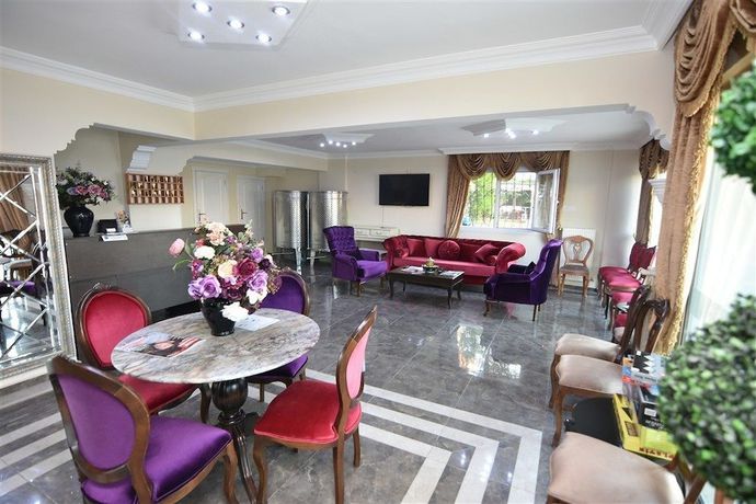 Imagen de los interiores del Uzunhan Hotel. Foto 16