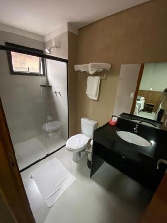 Imagen de la habitación del VIPPER Hotel. Foto 14