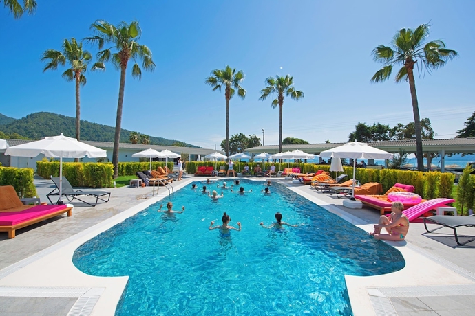 Imagen de la piscina del VOXX MARMARİS BEACH RESORT. Foto 16