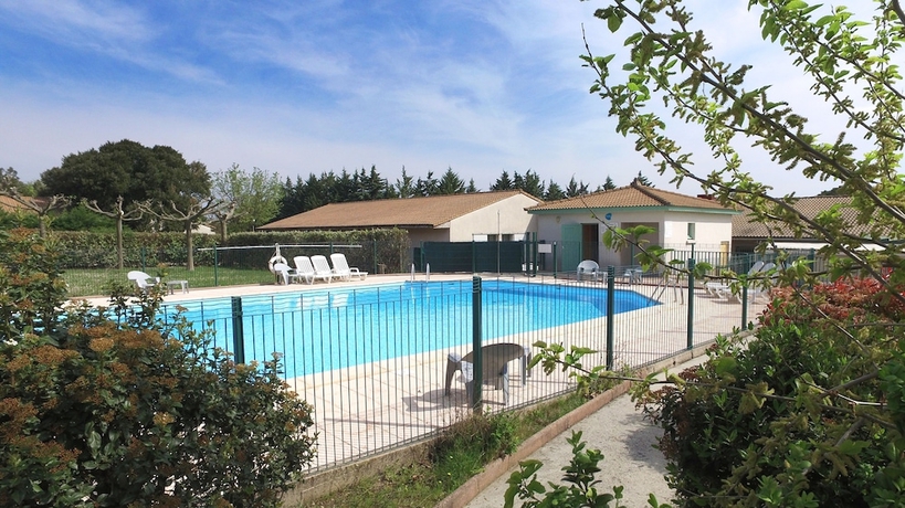 Imagen de la piscina del VVF M&eacute;jannes Gard, M&eacute;jannes le Clap. Foto 18
