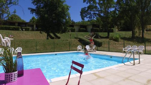 Imagen de la habitación del VVF Montpeyroux Auvergne. Foto 7