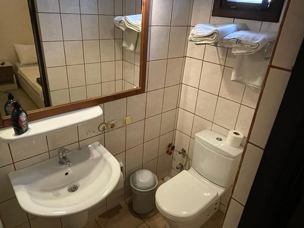 Imagen de la habitación del Vardar Motel. Foto 14