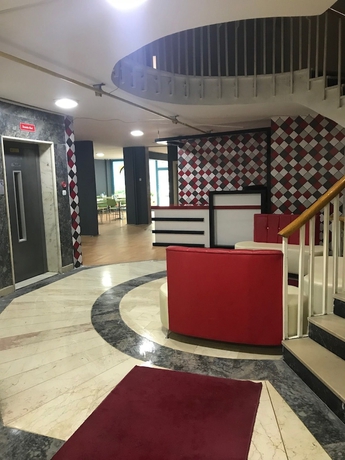 Imagen de los interiores del Vatan Konukevi. Foto 10