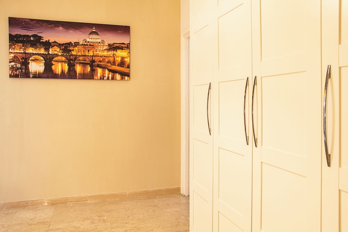 Imagen de los interiores del Vatican Skyline. Foto 16