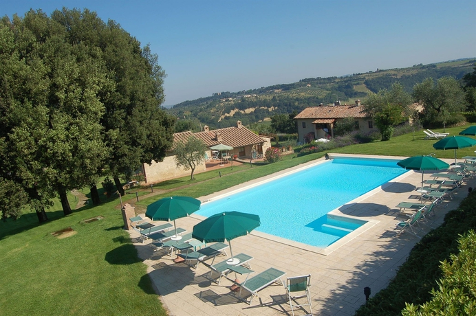 Imagen de la piscina del Vecchio Fienile Casa Vacanze. Foto 5