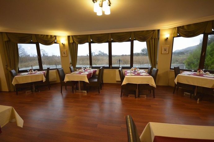 Imagen del bar/restaurante del Velena Hotel. Foto 3