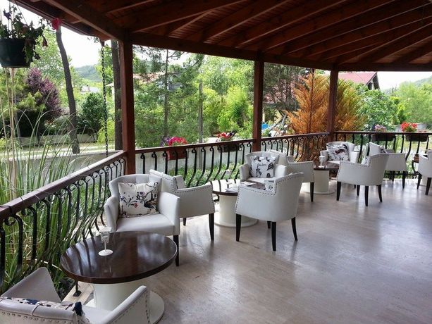 Imagen del bar/restaurante del Velena Hotel. Foto 4