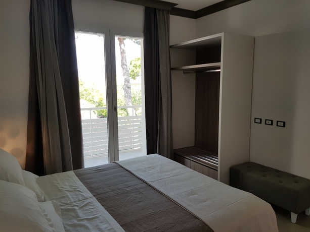 Imagen de la habitación del Venus Suites. Foto 12