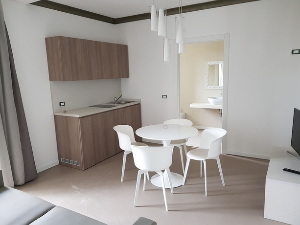 Imagen de la habitación del Venus Suites. Foto 15