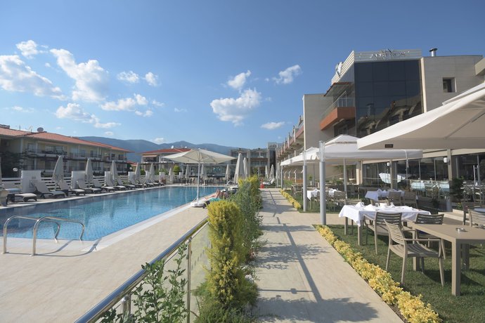 Imagen de la piscina del Ven&uuml;s Termal Butik Otel. Foto 18